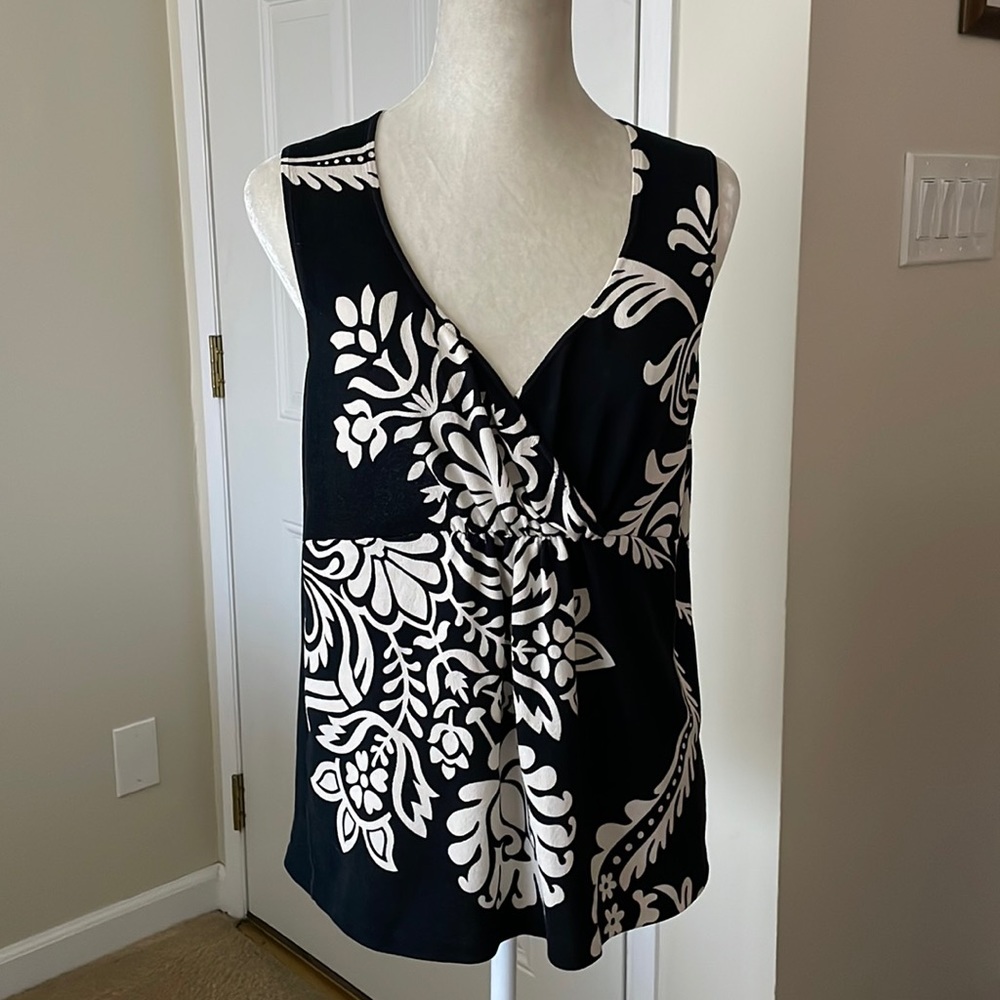 ANN TAYLOR SLEEVELESS TOP. - Picture 1 of 7